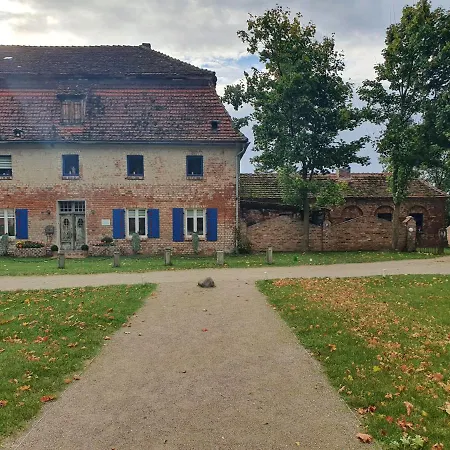 Gesindehaus am Schloss Kummerower See Kummerow  Exterior foto