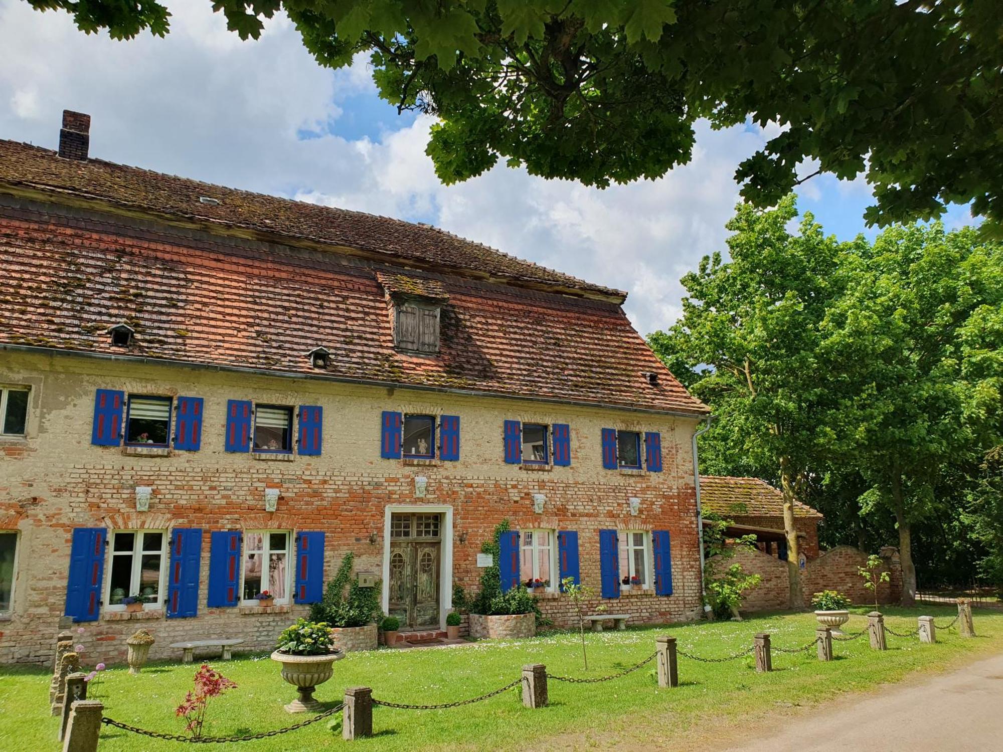 Apartment Gesindehaus Am Schloss Kummerower